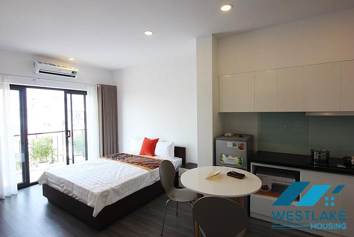 Cho Thuê Căn Hộ Studio Đẹp ,Tầng Cao Sáng Thoáng Tại Xuân Diêu Tây Hồ, Hà Nội