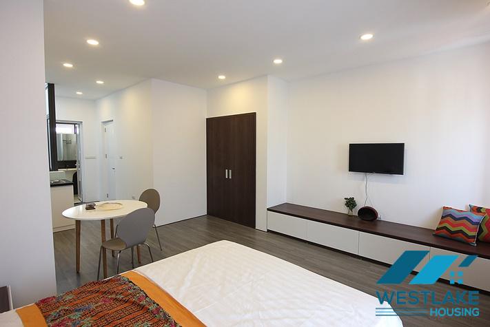 Cho Thuê Căn Hộ Studio Đẹp ,Tầng Cao Sáng Thoáng Tại Xuân Diêu Tây Hồ, Hà Nội