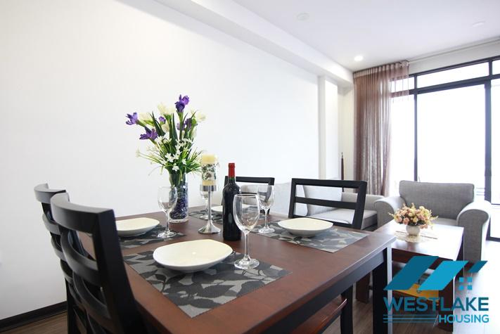 Cho Thuê Căn Hộ 2 Phòng Ngủ Đẹp Thoáng Sáng, View Hồ Xuân Diệu, Tây Hồ, Hà Nội