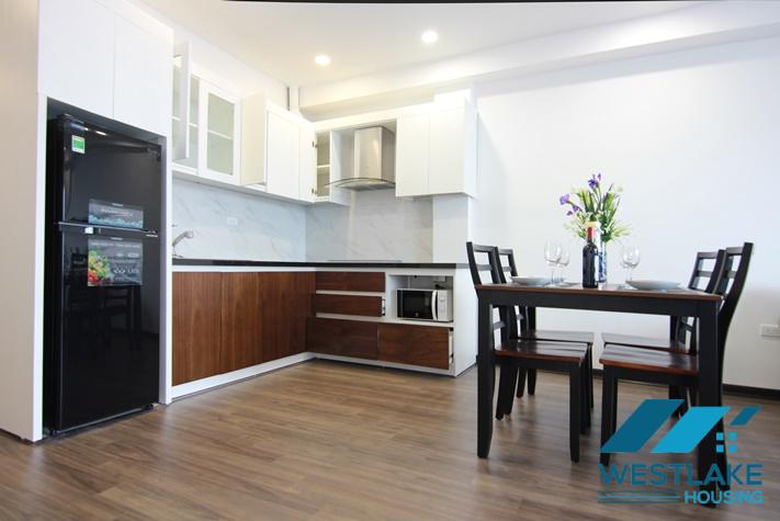 Cho Thuê Căn Hộ 2 Phòng Ngủ Đẹp Thoáng Sáng, View Hồ Xuân Diệu, Tây Hồ, Hà Nội