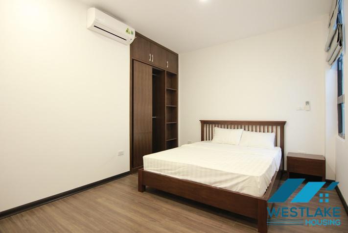 Cho Thuê Căn Hộ 2 Phòng Ngủ Đẹp Thoáng Sáng, View Hồ Xuân Diệu, Tây Hồ, Hà Nội
