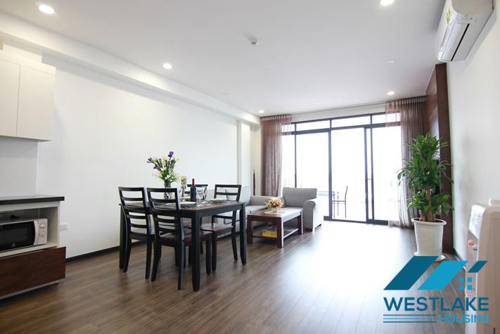 Cho Thuê Căn Hộ 2 Phòng Ngủ Đẹp Thoáng Sáng, View Hồ Xuân Diệu, Tây Hồ, Hà Nội