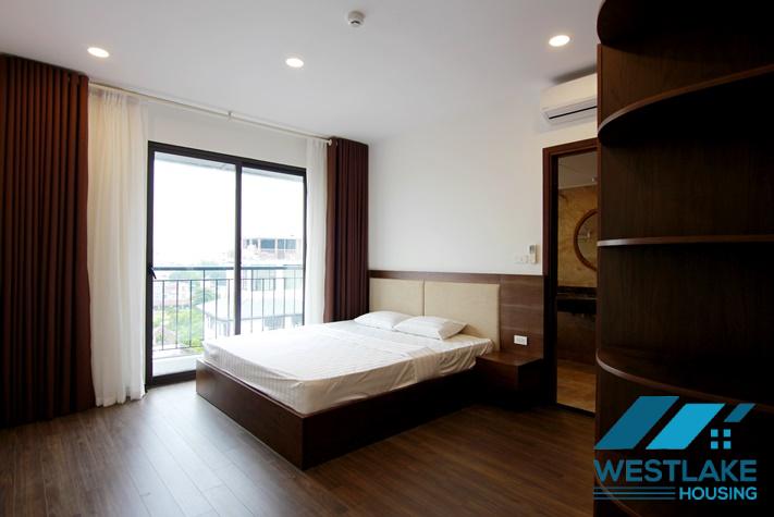 Cho Thuê Căn Hộ 2 Phòng Ngủ Đẹp Thoáng Sáng, View Hồ Xuân Diệu, Tây Hồ, Hà Nội