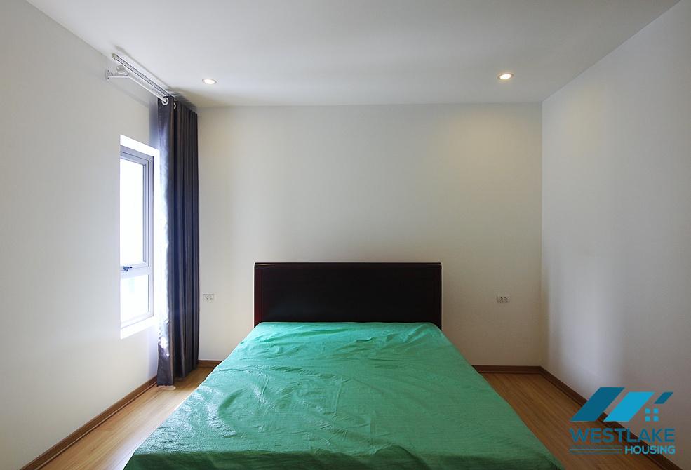Cho Thuê Căn Hộ 3 Phòng Ngủ, Ban Công, View Hồ Đẹp Thoáng Mát Tại Phố Âu Cơ, Tây Hồ, Hà Nội
