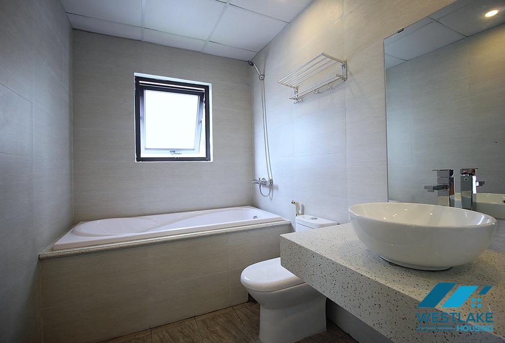 Căn Hộ 03 Phòng Ngủ Rộng Thoáng View Hồ Cho Thuê Tại Phố Âu Cơ, Tây Hồ, Hà Nội