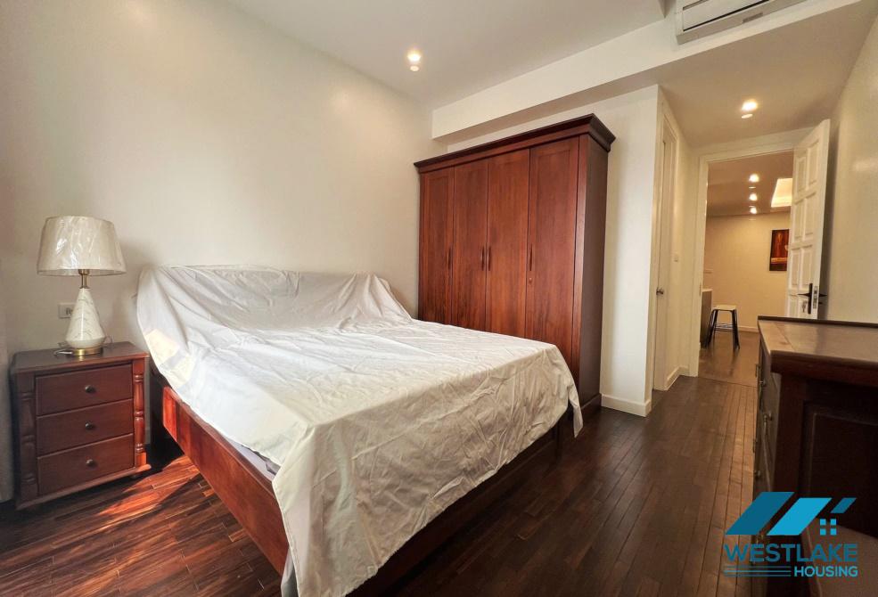 Cho thuê căn hộ 4 phòng ngủ mới cải tạo tại tòa E5, Ciputra – Tây Hồ, Hà Nội