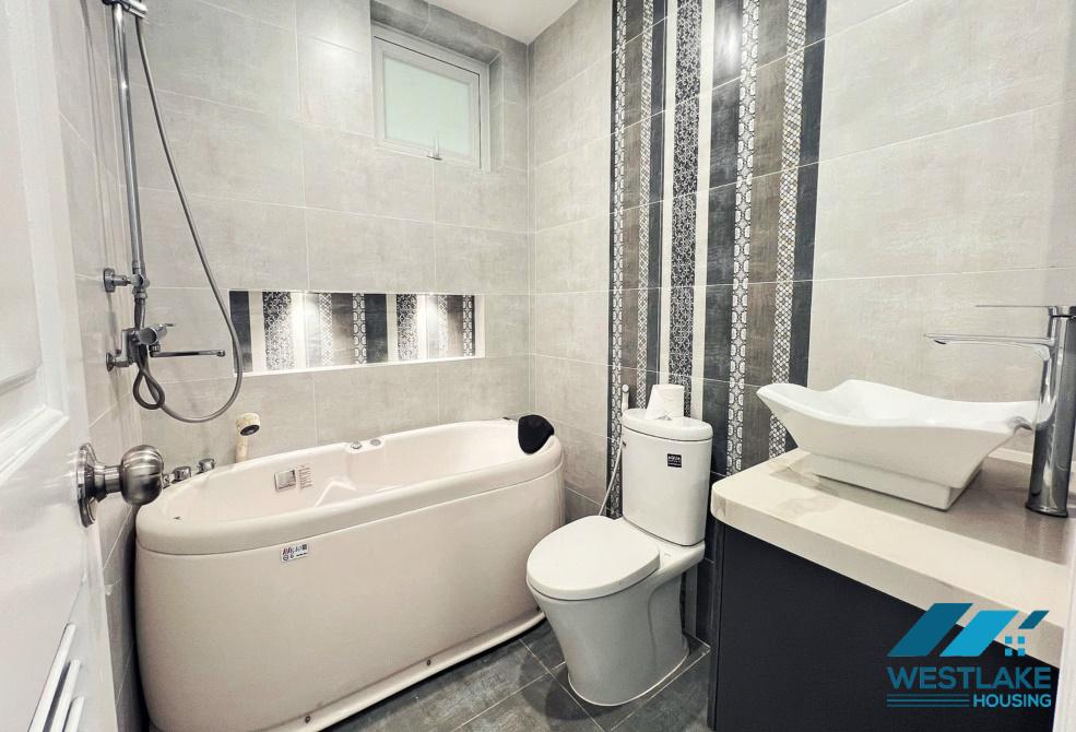 Cho thuê căn hộ 4 phòng ngủ mới cải tạo tại tòa E5, Ciputra – Tây Hồ, Hà Nội