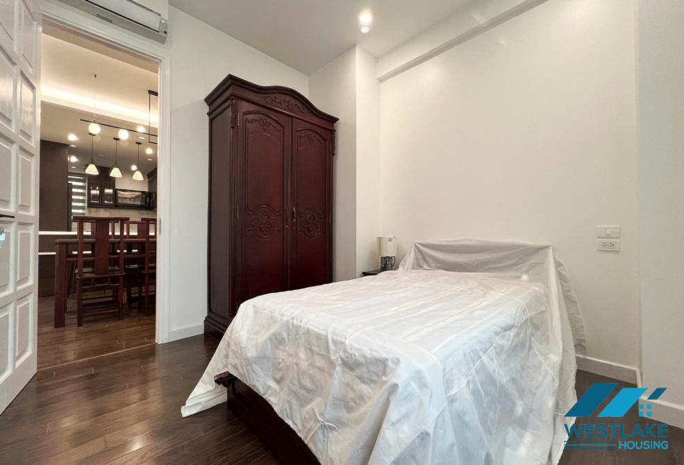 Cho thuê căn hộ 4 phòng ngủ mới cải tạo tại tòa E5, Ciputra – Tây Hồ, Hà Nội