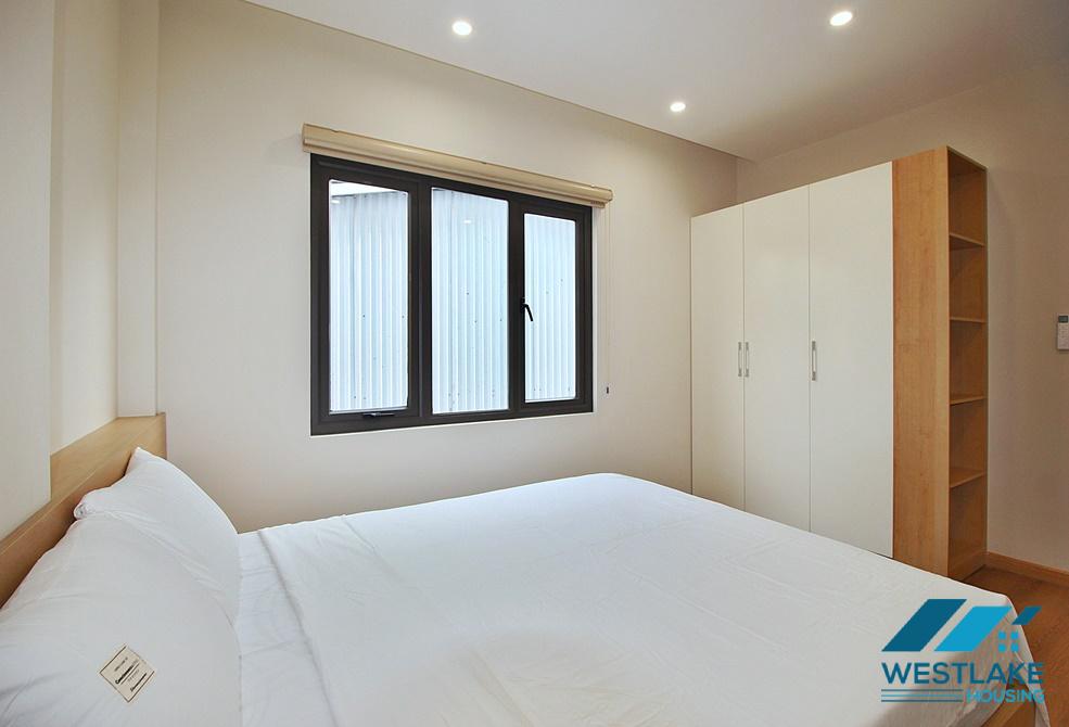 Cho thuê căn hộ 2 phòng ngủ mới xây tại Tô Ngọc Vân, Tây Hồ