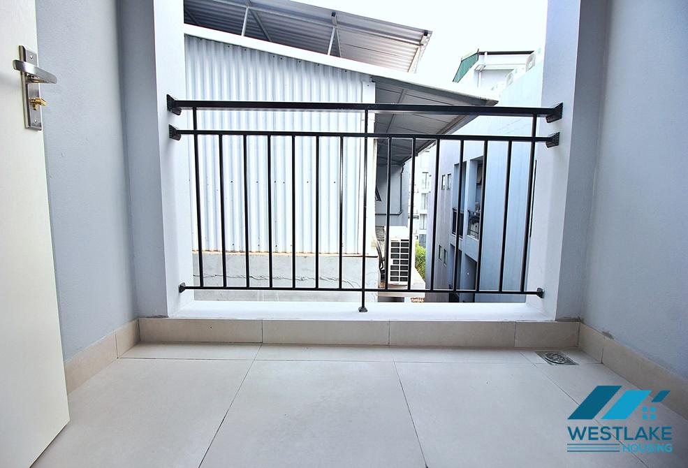 Cho thuê căn hộ 2 phòng ngủ mới xây tại Tô Ngọc Vân, Tây Hồ