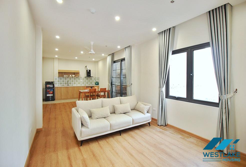Cho thuê căn hộ 2 phòng ngủ mới xây tại Tô Ngọc Vân, Tây Hồ