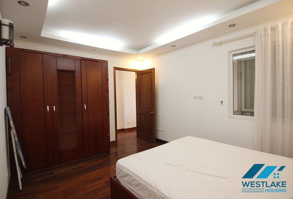 High floor, 02 bedrooms apartment for rent in Dang Thai Mai, Tay Ho, Ha Noi