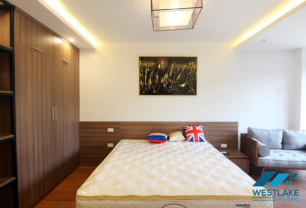 A lakeside studio for rent in Tay Ho, Ha Noi