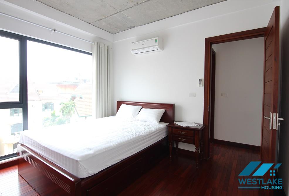 Cho Thuê Căn Cộ 1 Phòng Ngủ + 1 Phòng Làm Việc Đẹp Tại Phố Tây Hồ, Hà Nội