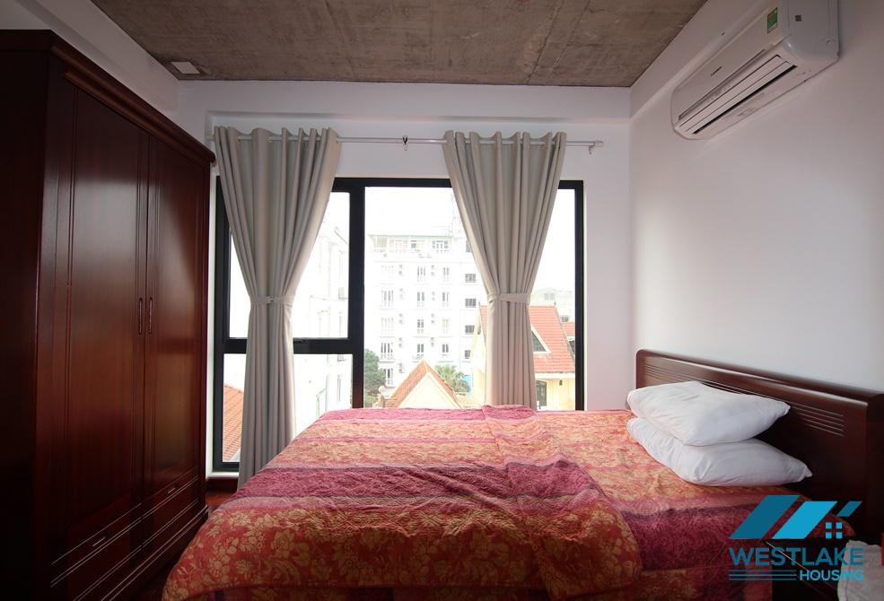 Cho Thuê Căn Hộ 2 Phòng Ngủ Đẹp, Sáng Thoáng Tại Phố Tây Hồ, Hà Nội