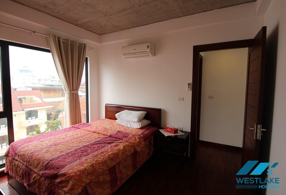 Cho Thuê Căn Hộ 2 Phòng Ngủ Đẹp, Sáng Thoáng Tại Phố Tây Hồ, Hà Nội
