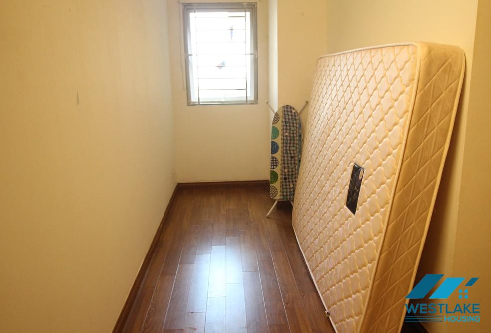 Căn hộ đầy đủ nội thất với sàn gỗ đẹp đang cho thuê tại Ciputra