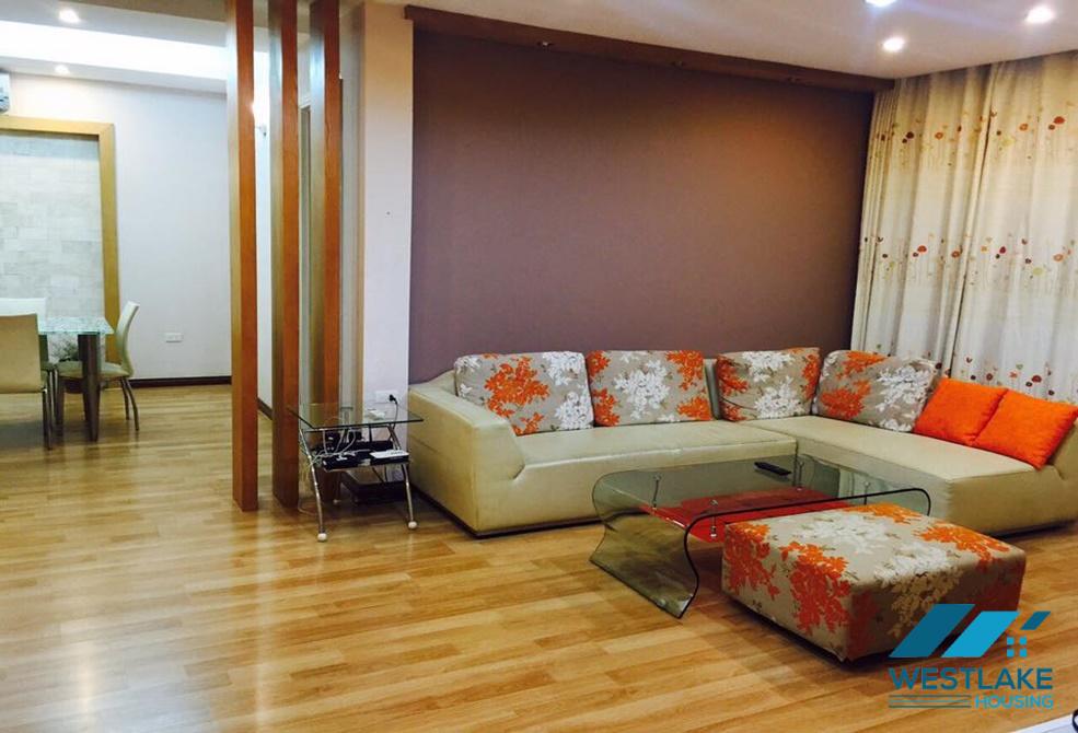 Cho thuê căn hộ 3 phòng ngủ tại tòa E Ciputra