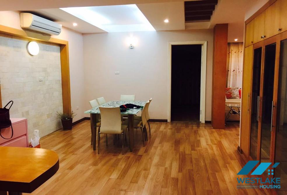 Cho thuê căn hộ 3 phòng ngủ tại tòa E Ciputra
