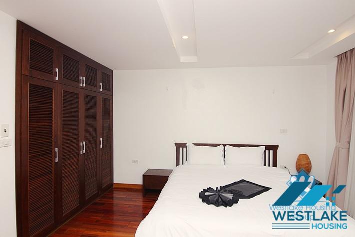 Spacious 3 bedrooms apartment with lake view for rent in Tay Ho, Ha Noi