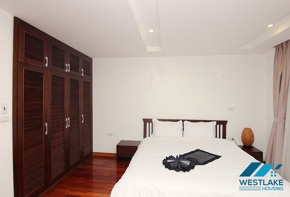 Spacious 3 bedrooms apartment with lake view for rent in Tay Ho, Ha Noi