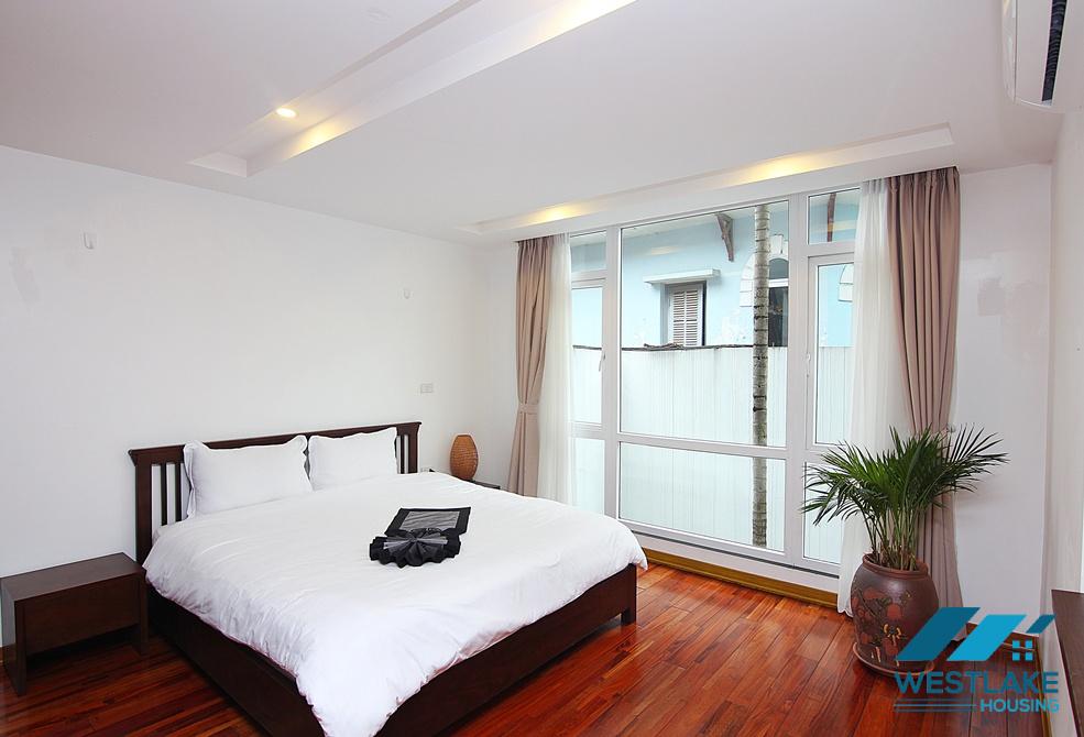 Spacious 3 bedrooms apartment with lake view for rent in Tay Ho, Ha Noi