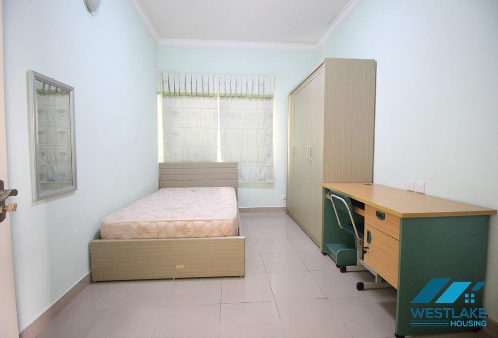 Cho thuê căn hộ cao cấp, có nội thất tại tòa nhà Ciputra E, gần trường UNIS
