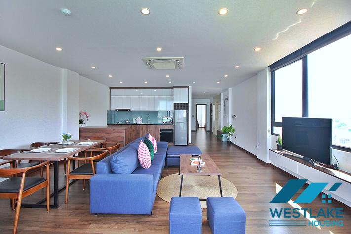 Cho Thuê Căn Hộ 2 Phòng Ngủ Mơi Đẹp, Ban Công Rộng Thoáng, View Hồ Tại Tây Hồ, Hà Nội