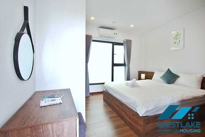 Cho Thuê Căn Hộ 2 Phòng Ngủ Mơi Đẹp, Ban Công Rộng Thoáng, View Hồ Tại Tây Hồ, Hà Nội