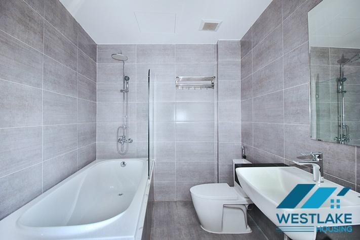 Cho Thuê Căn Hộ 2 Phòng Ngủ Mơi Đẹp, Ban Công Rộng Thoáng, View Hồ Tại Tây Hồ, Hà Nội