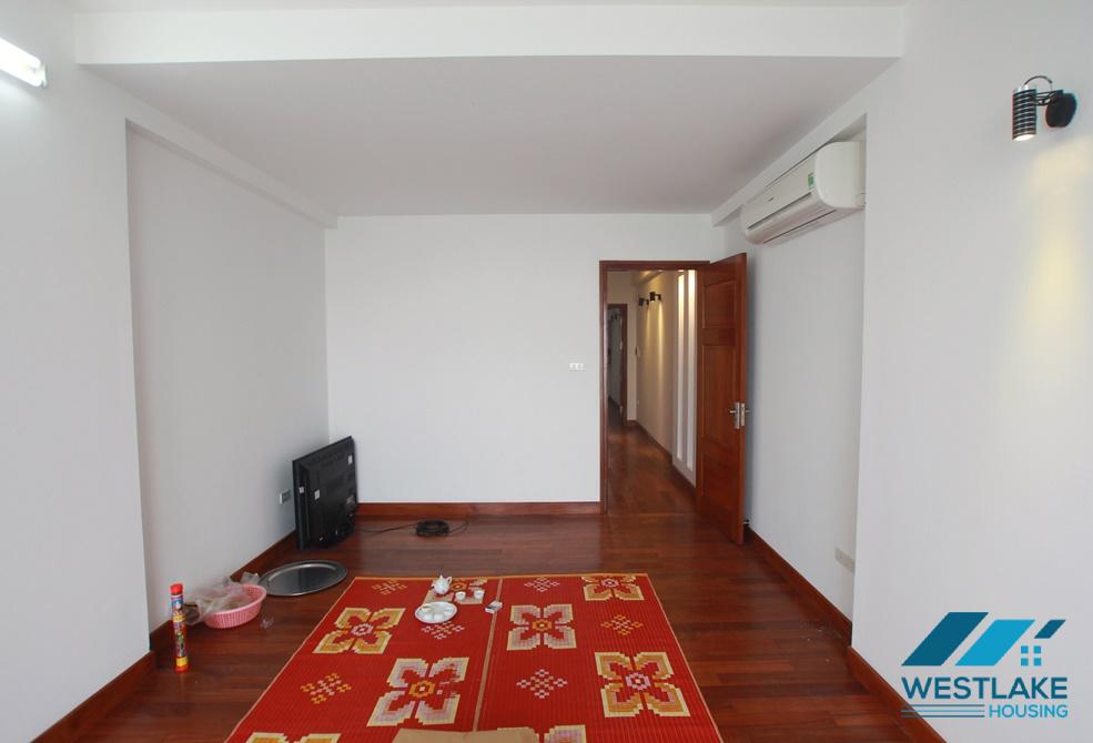 A nice house near the lake for rent in Tay Ho, Ha Noi