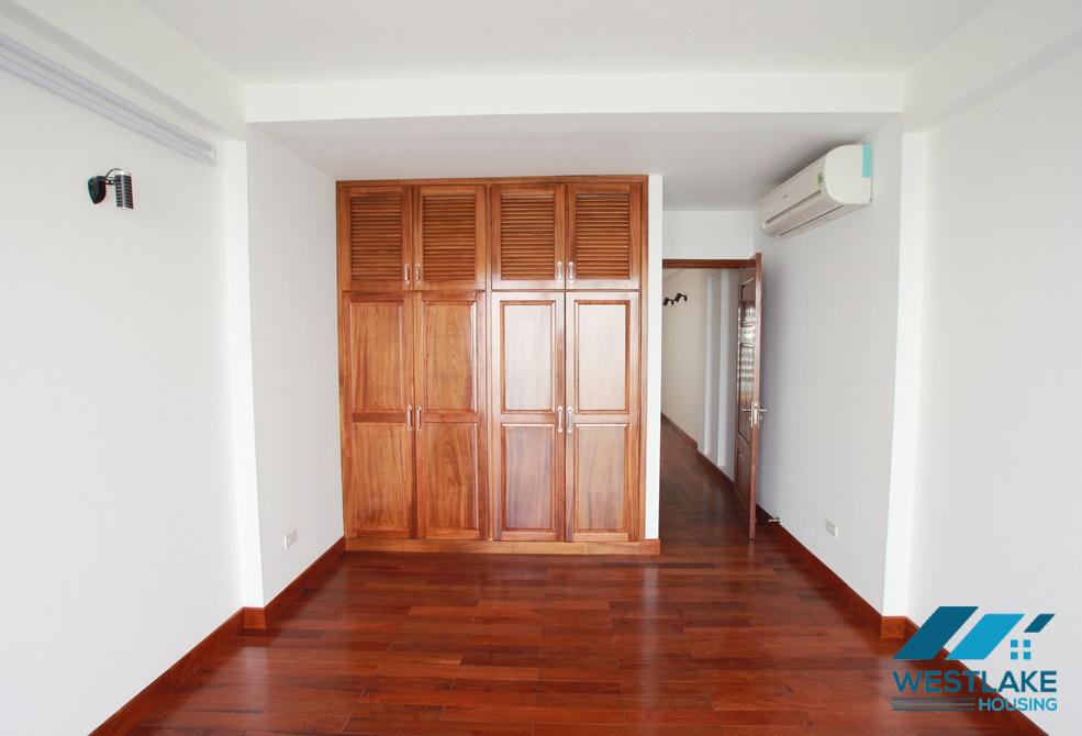 A nice house near the lake for rent in Tay Ho, Ha Noi