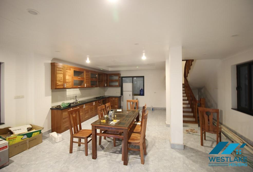 A spacious 5 bedroom house for rent in Dang Thai Mai, Tay Ho, Ha Noi