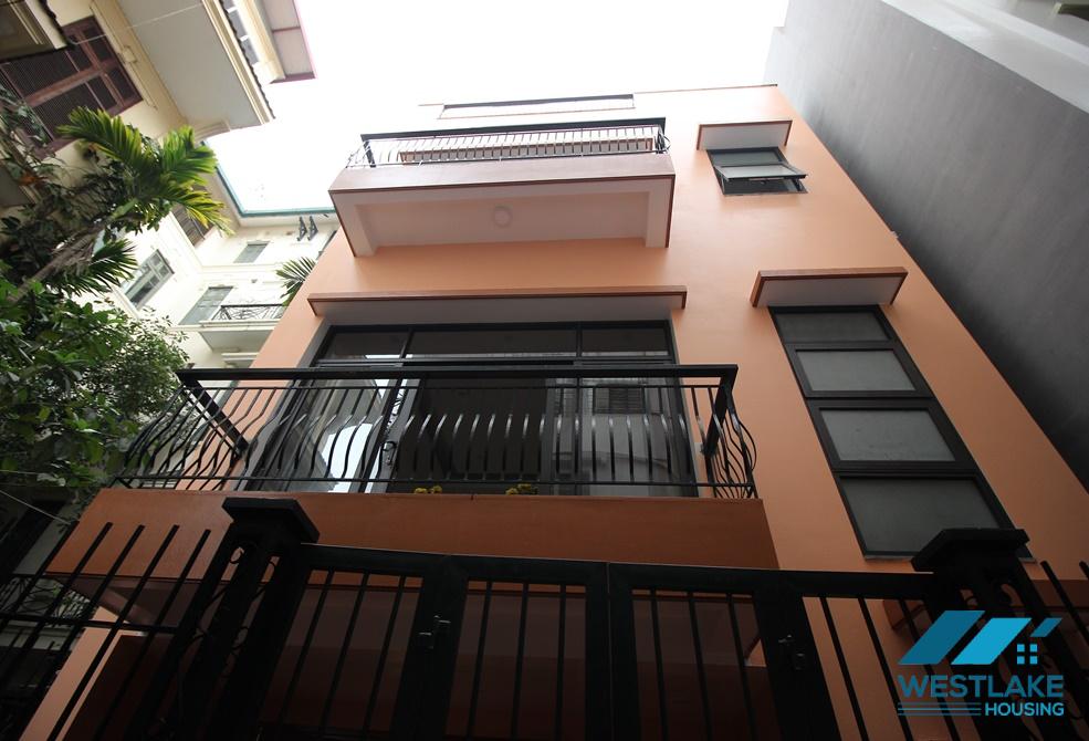 A spacious 5 bedroom house for rent in Dang Thai Mai, Tay Ho, Ha Noi