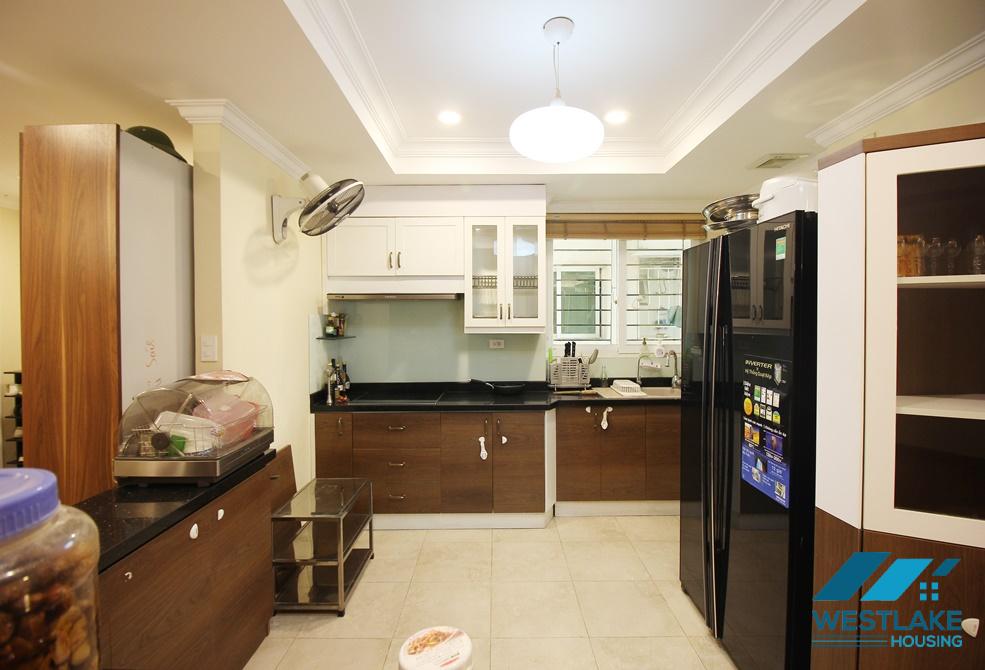 Cho thuê căn hộ 3 phòng ngủ đầy đủ nội thất tại Ciputra, Hà Nội