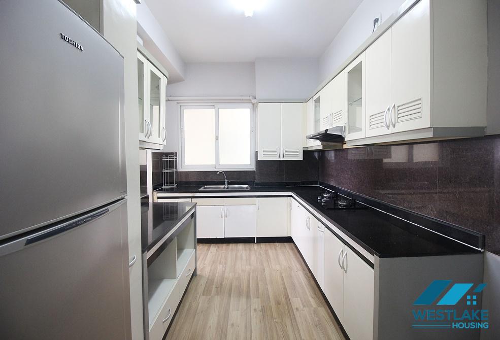 Cho thuê căn hộ 4 phòng ngủ đầy đủ nội thất tại Ciputra, Hà Nội