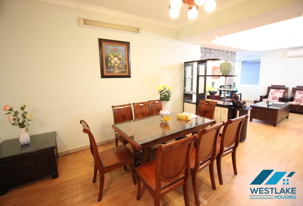 Cho thuê căn hộ 2 phòng ngủ đầy đủ nội thất tại tòa E5, Ciputra