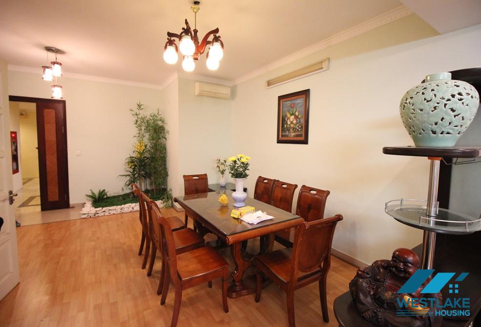Cho thuê căn hộ 2 phòng ngủ đầy đủ nội thất tại tòa E5, Ciputra