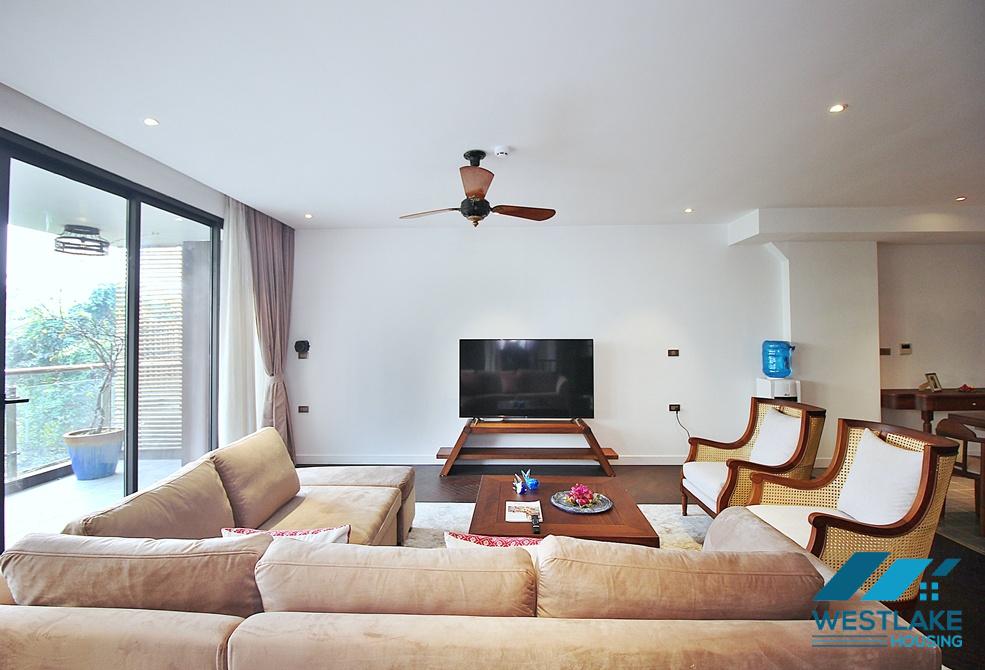 Gorgeous 4 bedrooms apartment for rent in Dang Thai Mai, Tay Ho, Ha Noi