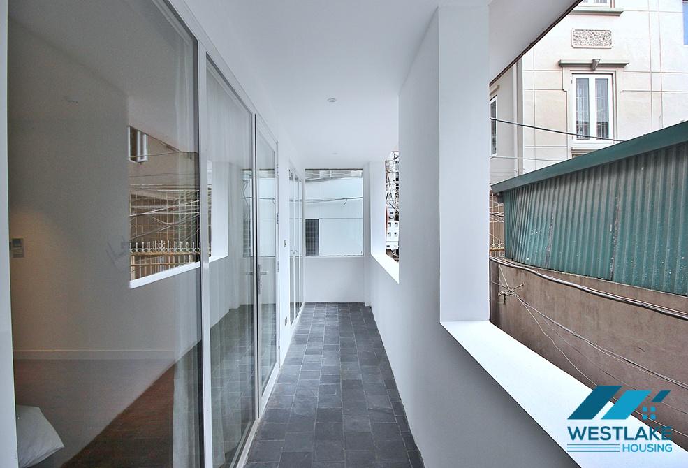 Good quality 2 bedrooms apartment for rent in Dang Thai Mai area, Tay Ho, Ha Noi