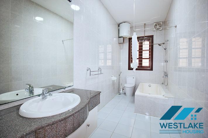 Biệt Thự 5 Phòng Ngủ Rộng, Đẹp Sáng Thoáng Có Hồ Bơi Cho Thuê Tại Tây Hồ, Hà Nội