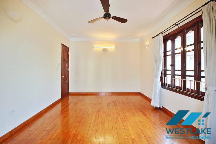 Biệt Thự 5 Phòng Ngủ Rộng, Đẹp Sáng Thoáng Có Hồ Bơi Cho Thuê Tại Tây Hồ, Hà Nội