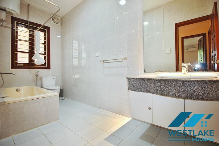 Biệt Thự 5 Phòng Ngủ Rộng, Đẹp Sáng Thoáng Có Hồ Bơi Cho Thuê Tại Tây Hồ, Hà Nội