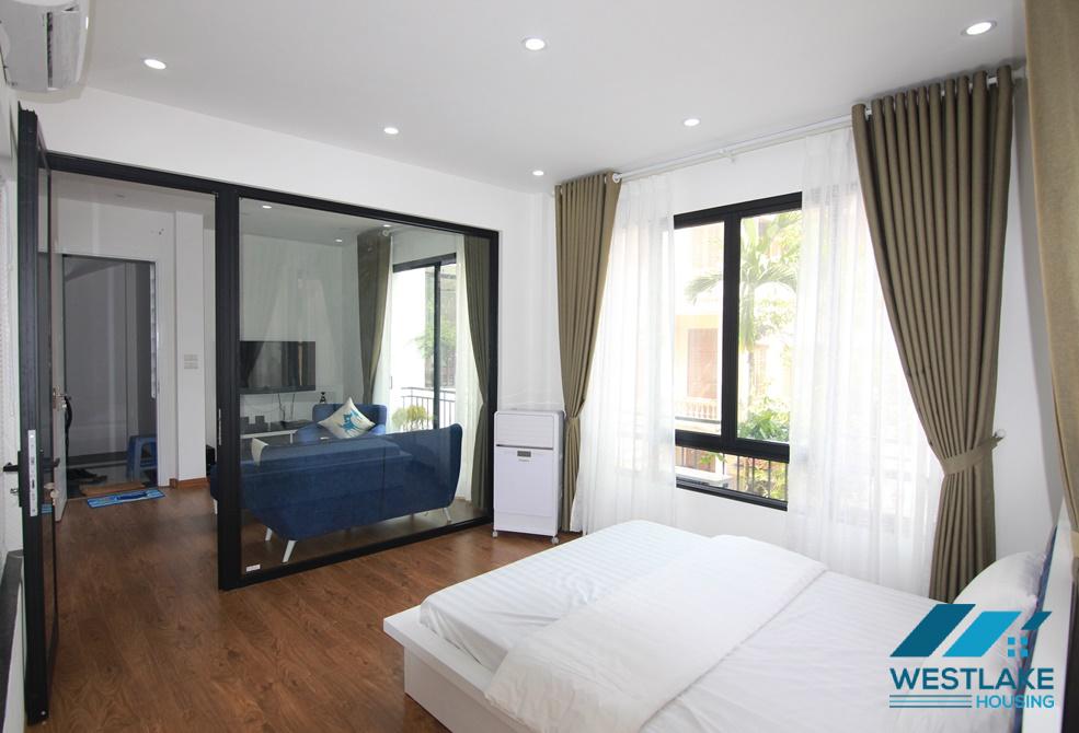 Cho Thuê Căn Hộ 1 Phòng Ngủ Mới Đẹp Tại Xuân Diệu, Tây Hồ, Hà Nội