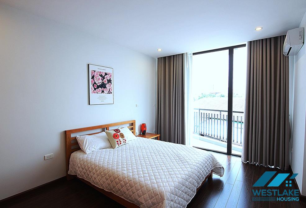 Cho Thuê Căn Hộ 2 Phòng Ngủ Đẹp, Ban Công, View Hồ, Thoáng Mát, Tại Phố Nhật Chiêu, Tây Hồ, Hà Nội