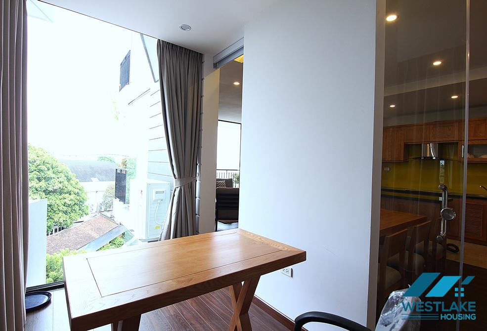 Căn Hộ 2 Phòng Ngủ Tuyệt Đẹp,Ban Công, View Hồ Sáng Thoáng Cho Thuê Tại Tây Hồ, Hà Nội