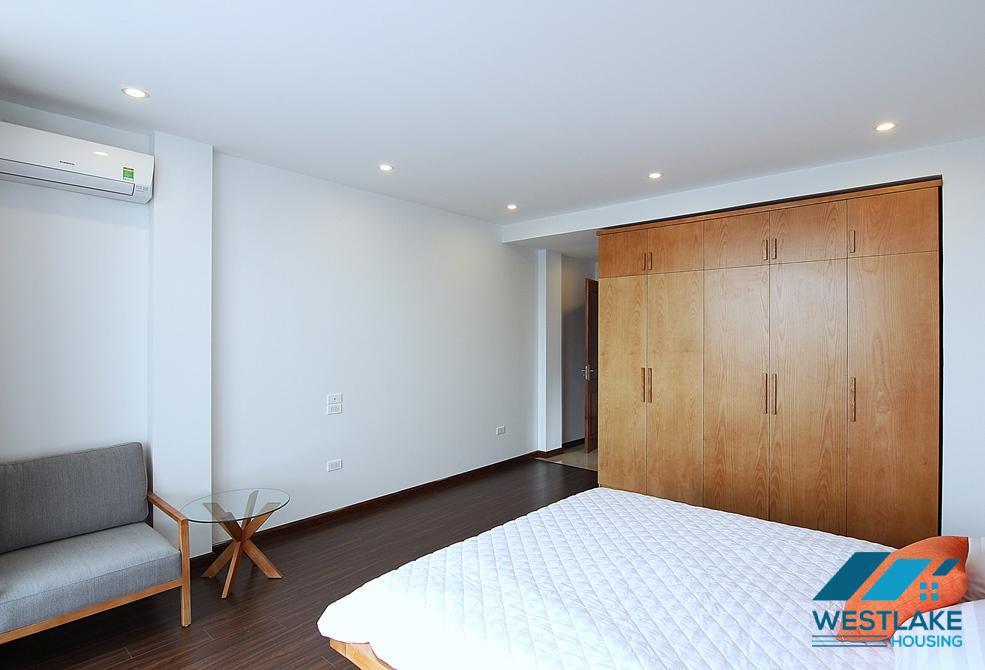 Căn Hộ 2 Phòng Ngủ Tuyệt Đẹp,Ban Công, View Hồ Sáng Thoáng Cho Thuê Tại Tây Hồ, Hà Nội