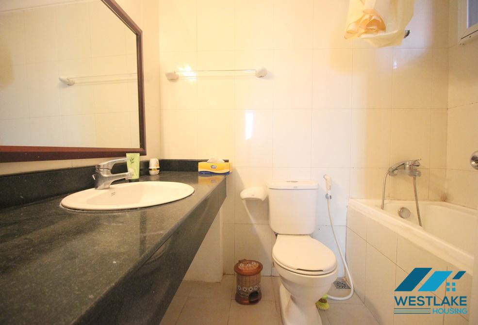 Cho thuê căn hộ 4 phòng ngủ giá rẻ tại Ciputra, Tây Hồ