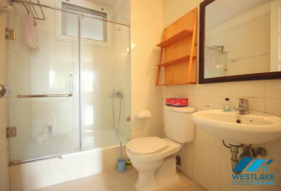Cho thuê căn hộ 4 phòng ngủ giá rẻ tại Ciputra, Tây Hồ