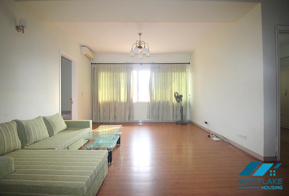 Cho thuê căn hộ 4 phòng ngủ giá rẻ tại Ciputra, Tây Hồ